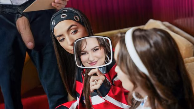 Perv Therapy Friends Are Supposed To Share Therapy Session Goes Wild